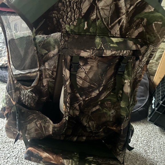 Fieldline Hunting Vest with padded seat - Picture 9 of 11